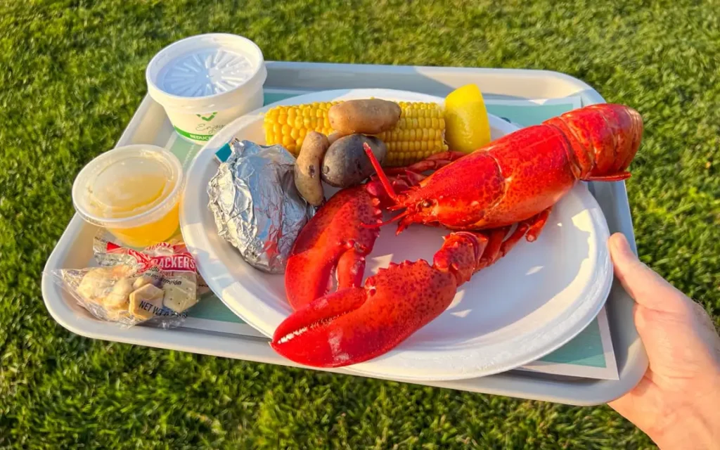 Bar Harbor lobster bake a classic Maine seafood experience with fresh Maine lobster, clams, and oceanfront dining