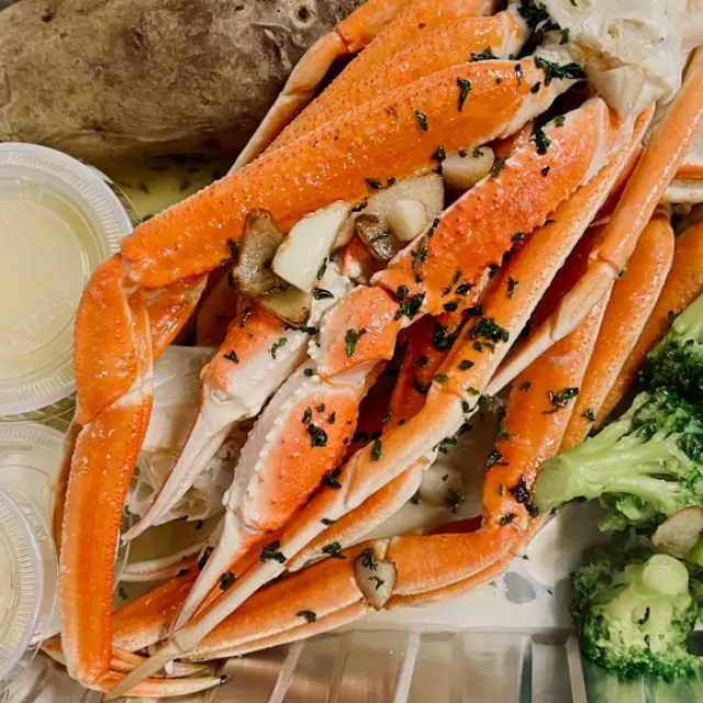 Family Snow Crab Meal Deal 2026 with Red Lobster seafood crab legs and family platter