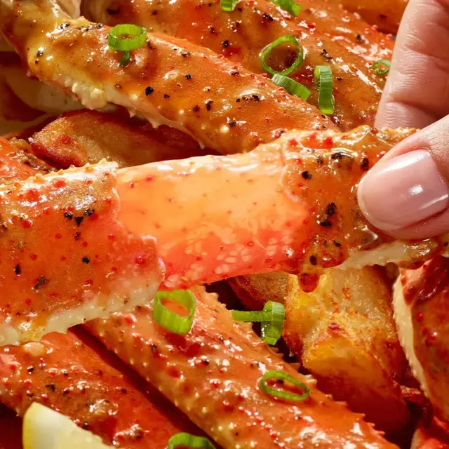 Red Lobster Deals 2026 with latest seafood discounts and weekly specials